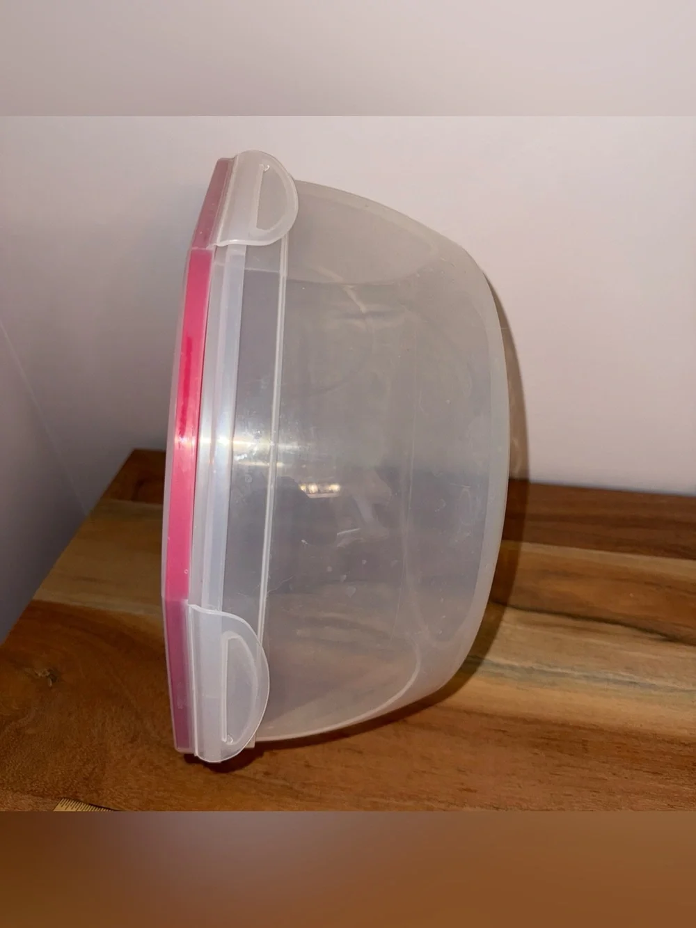 Sterilite Ultra Seal 8.1 qt Food Storage Bowl - Clear With Red Trim Seal